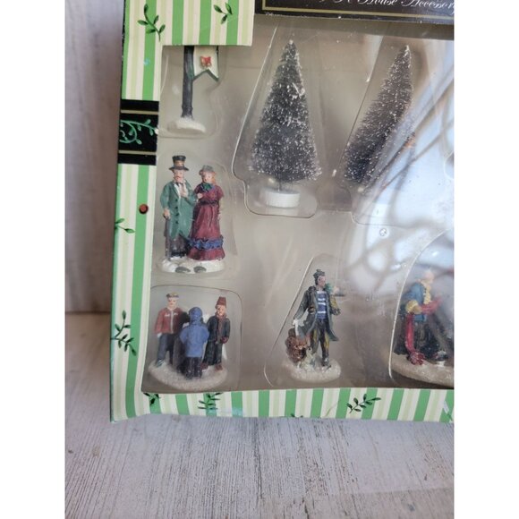 Vintage Town decorating Xmas tree village set kids home decor - Picture 2 of 12